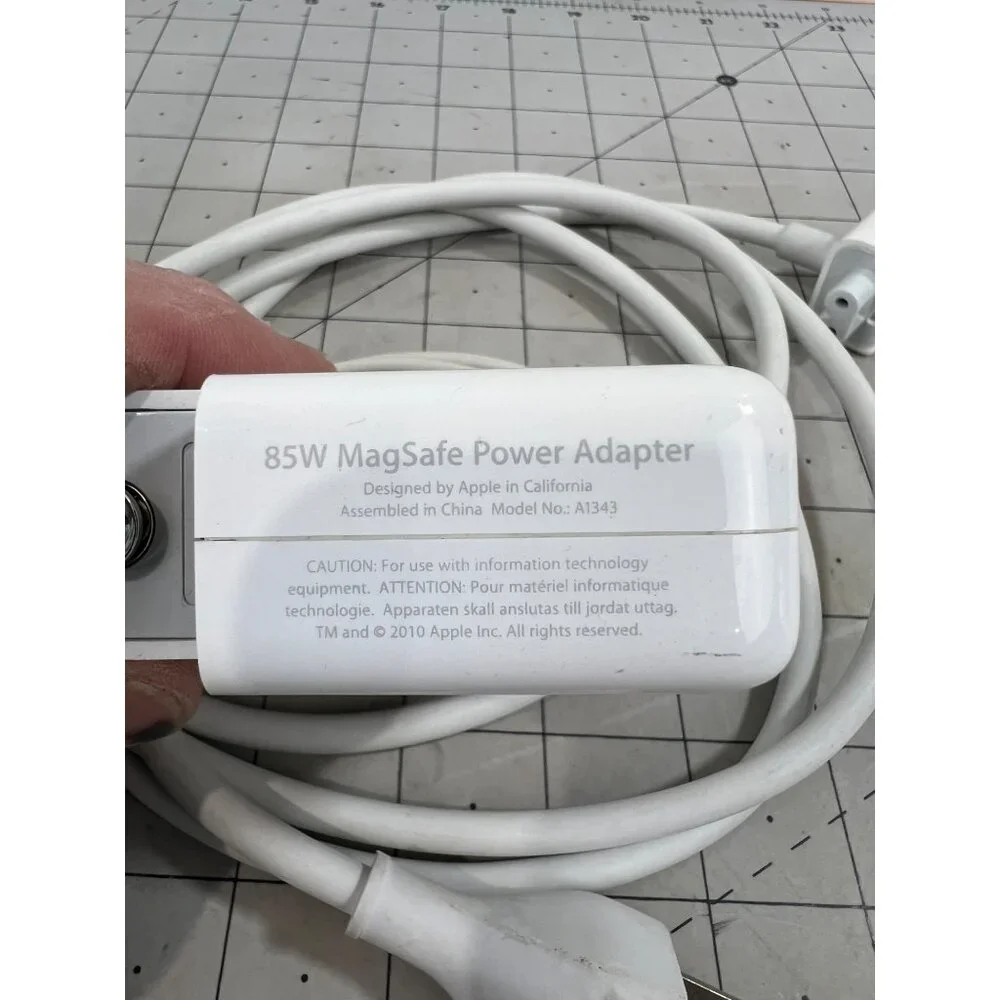 Apple White Power Adapter with Cable